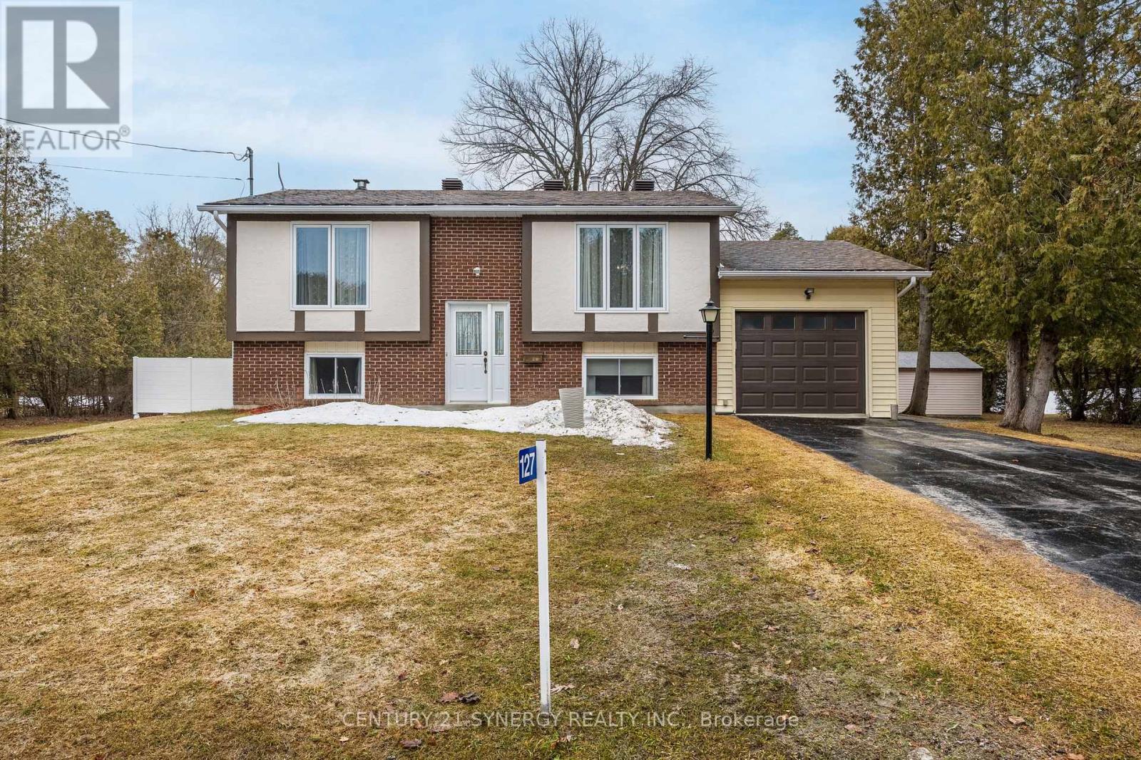 127 SNEDDEN DRIVE, Mississippi Mills, Ontario