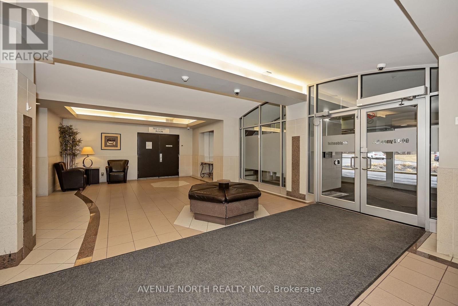 308 - 900 Dynes Road, Ottawa, Ontario  K2C 3L6 - Photo 2 - X12948562