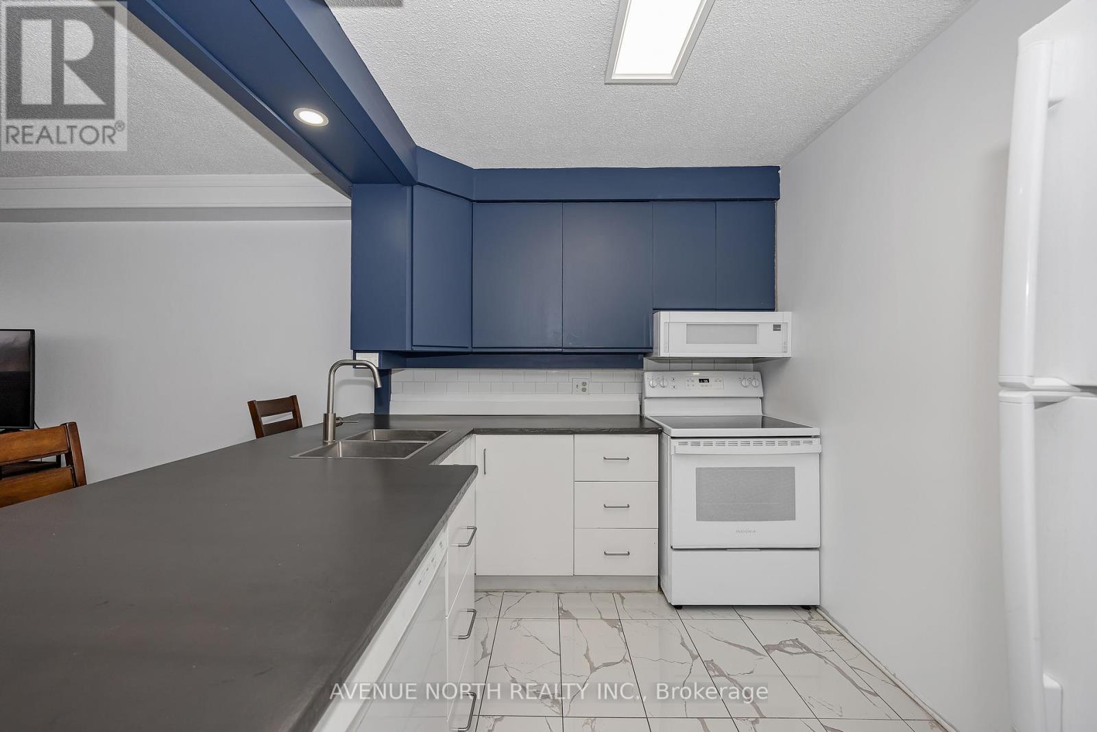 308 - 900 Dynes Road, Ottawa, Ontario  K2C 3L6 - Photo 6 - X12948562