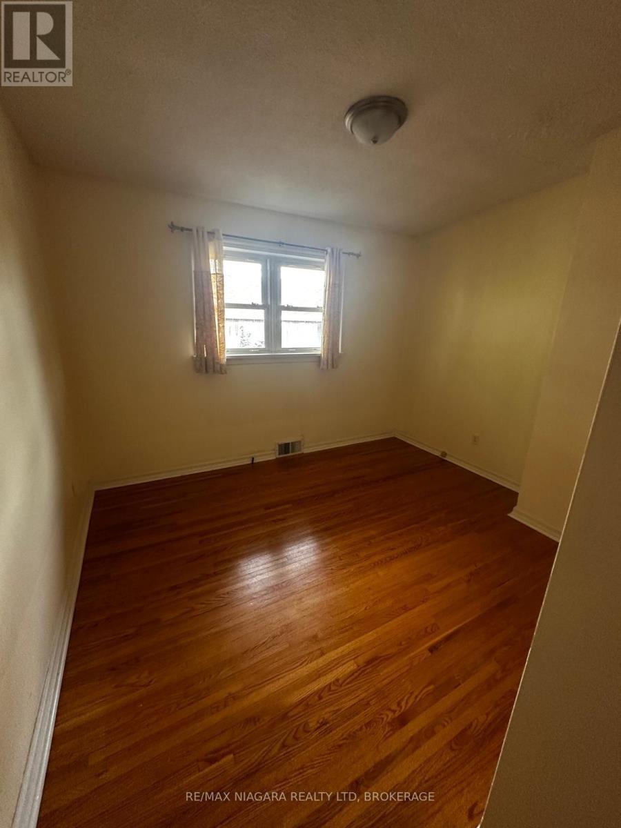 Main - 3577 Marlborough Place, Niagara Falls, Ontario  L2J 2S2 - Photo 13 - X12948556