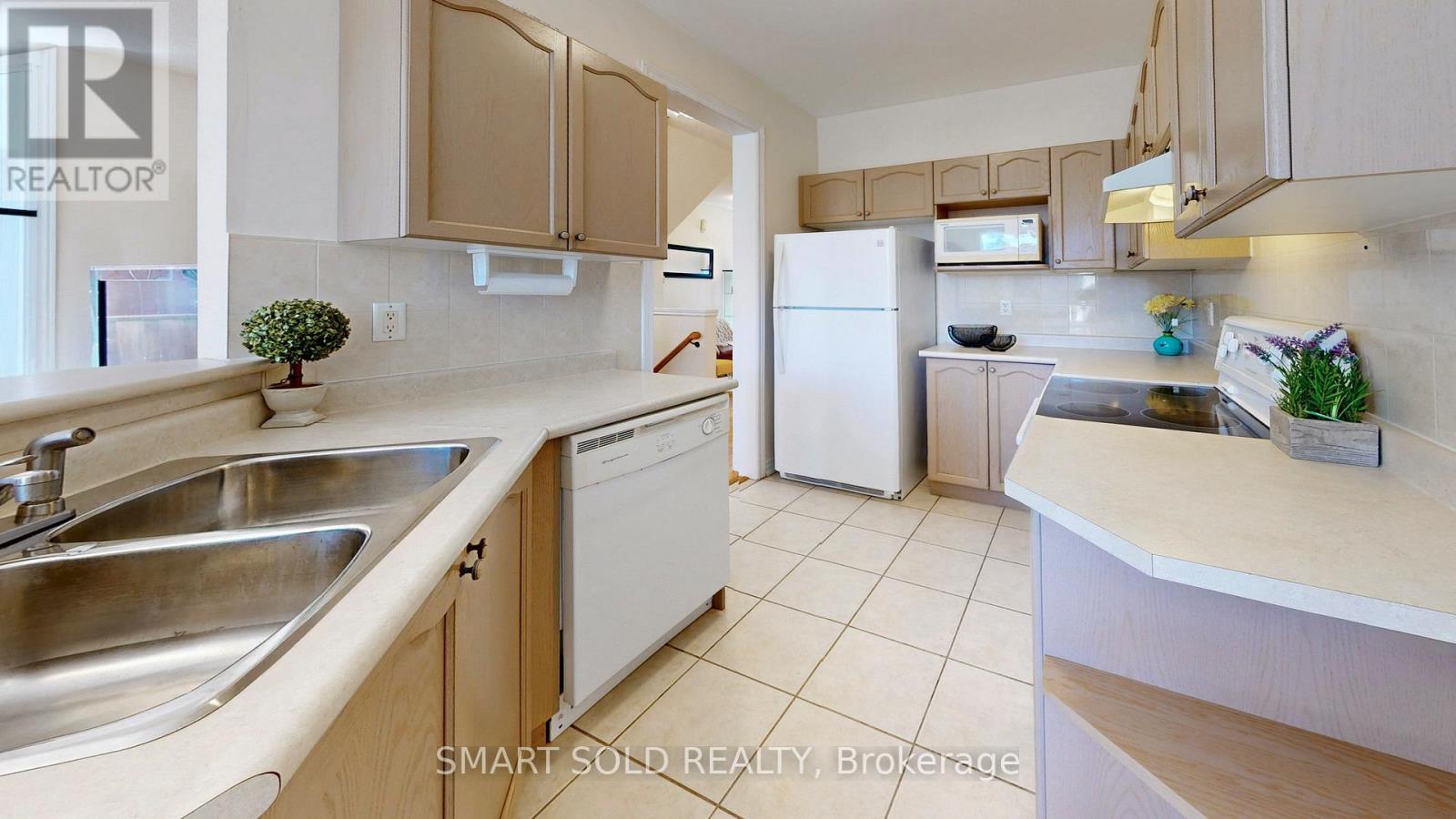 208 Cabernet Road, Vaughan, Ontario  L4J 8V8 - Photo 12 - N12948532