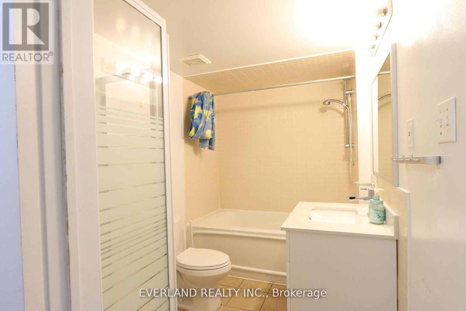 Lower - 49 Falling River Drive, Richmond Hill, Ontario  L4S 2R1 - Photo 8 - N12948576