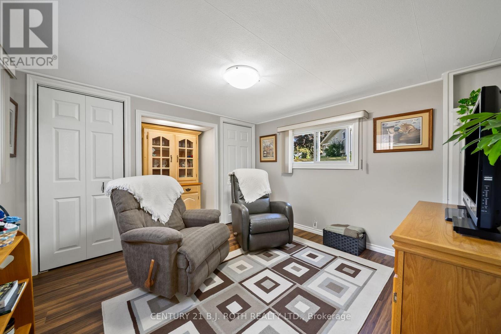 66 Cameron Drive, Oro-Medonte, Ontario  L0L 1T0 - Photo 12 - S12948550