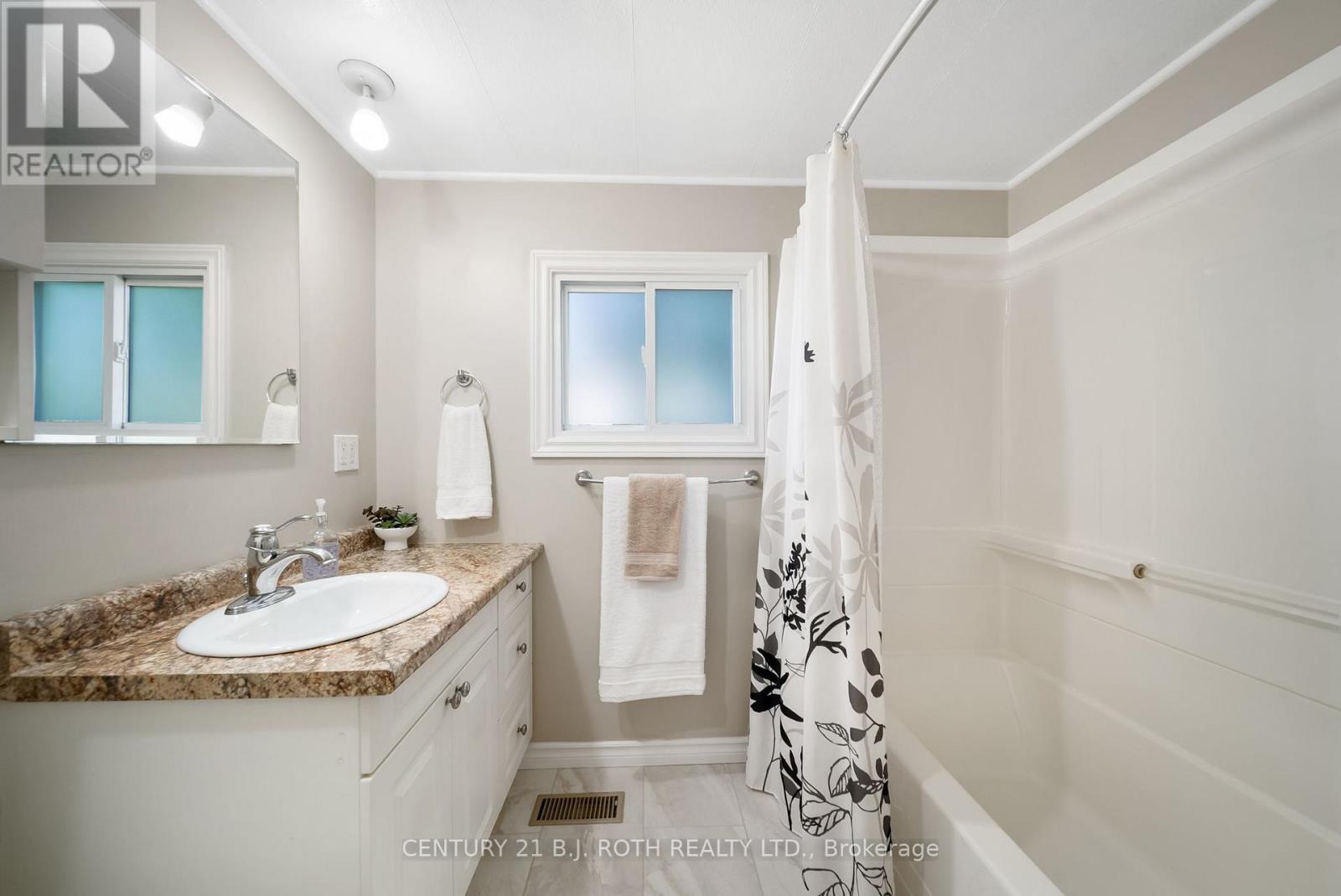 66 Cameron Drive, Oro-Medonte, Ontario  L0L 1T0 - Photo 17 - S12948550