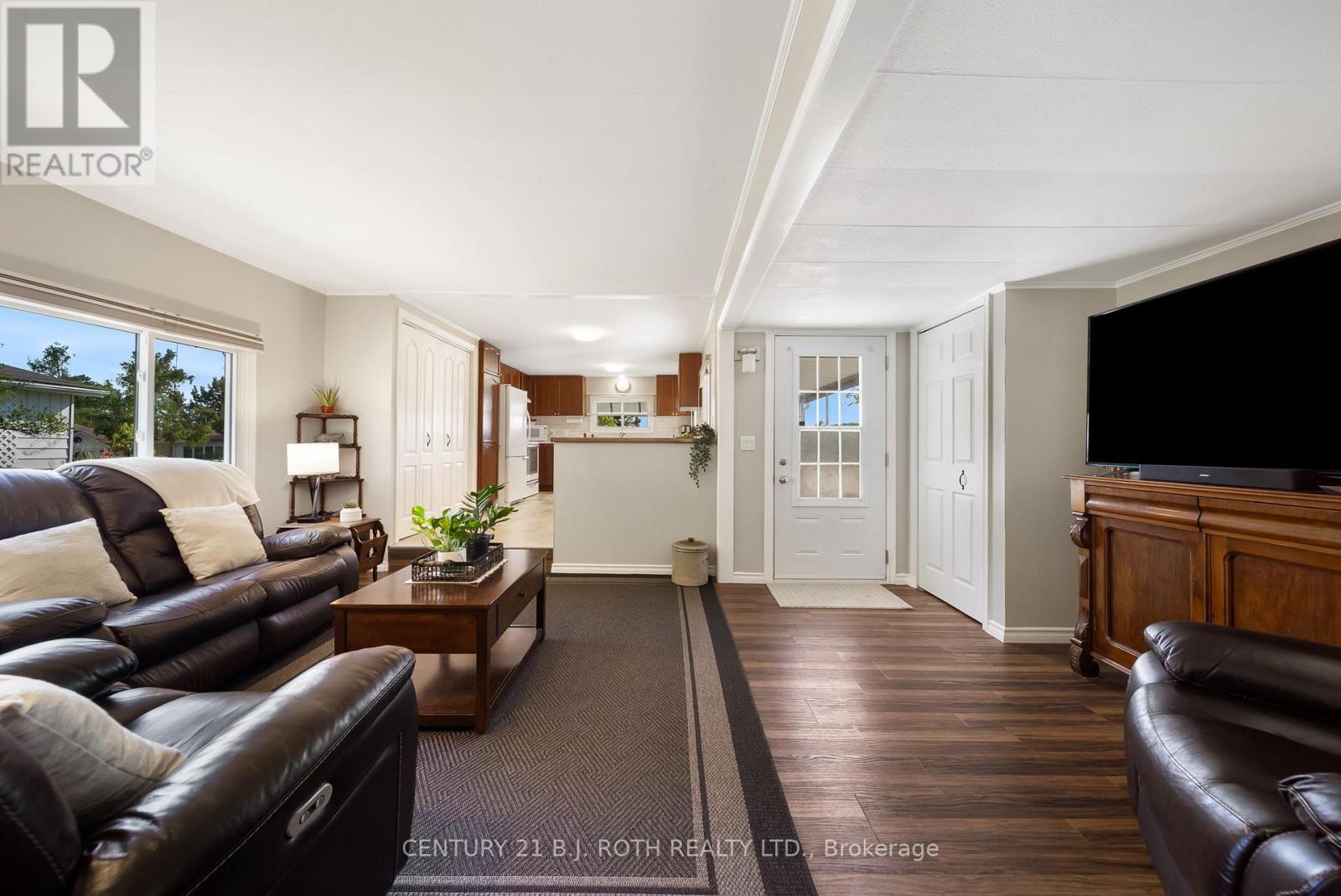 66 Cameron Drive, Oro-Medonte, Ontario  L0L 1T0 - Photo 4 - S12948550