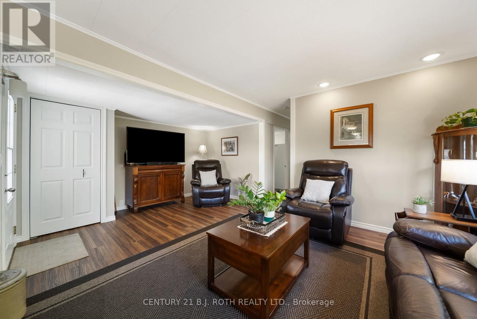 66 Cameron Drive, Oro-Medonte, Ontario  L0L 1T0 - Photo 6 - S12948550