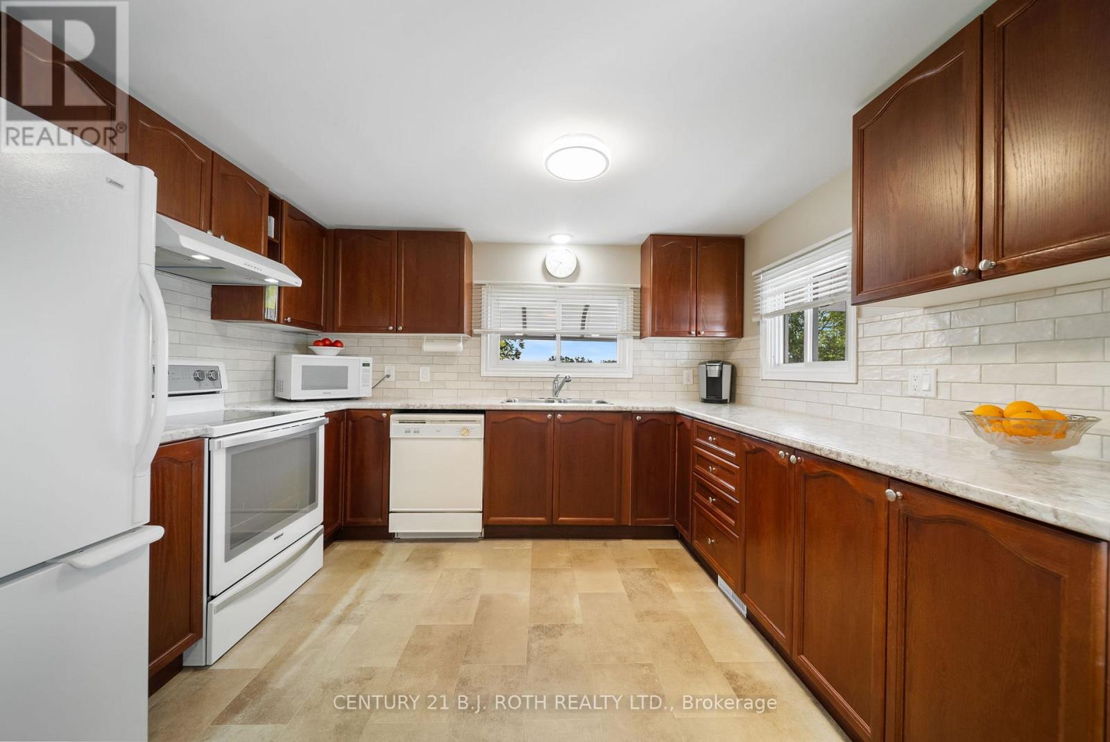 66 Cameron Drive, Oro-Medonte, Ontario  L0L 1T0 - Photo 8 - S12948550