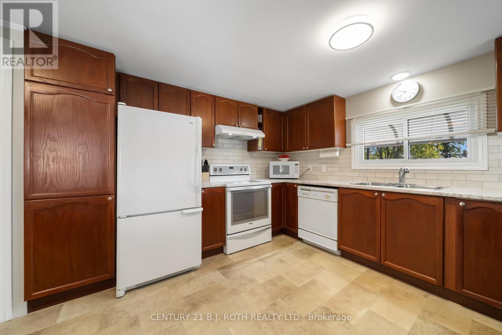 66 Cameron Drive, Oro-Medonte, Ontario  L0L 1T0 - Photo 9 - S12948550