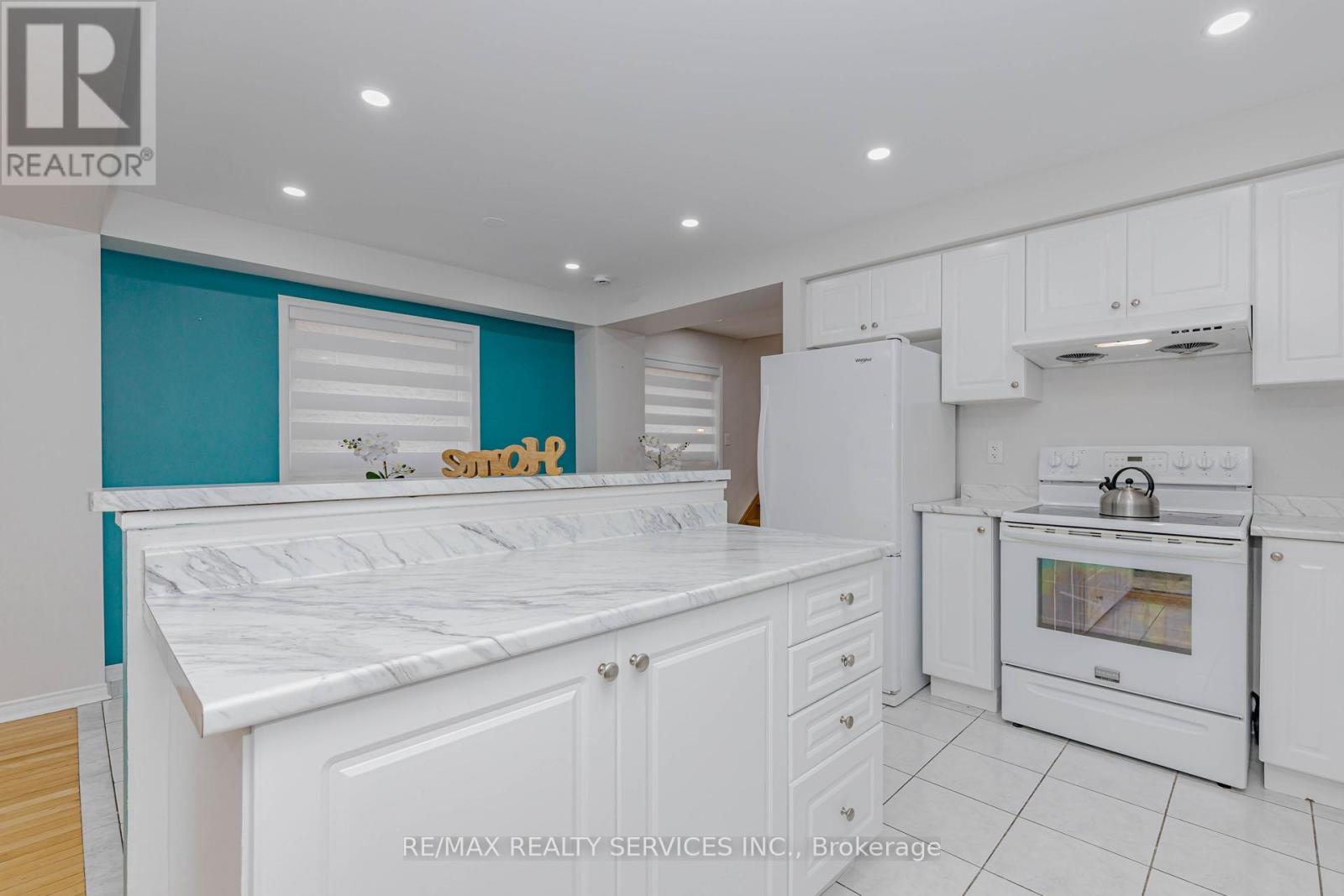 102 Sand Cherry Crescent, Brampton, Ontario  L6R 3B2 - Photo 13 - W12948540