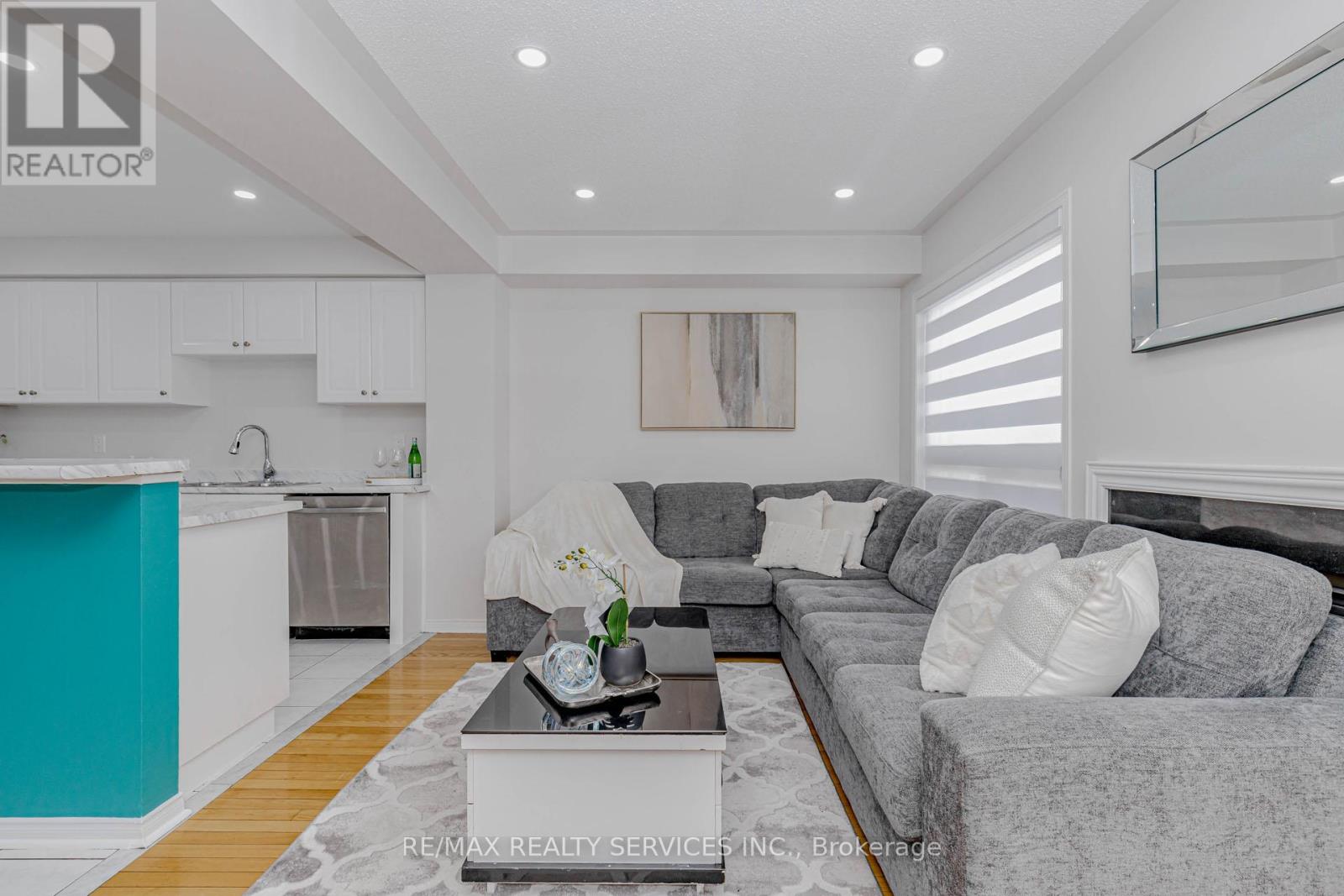 102 Sand Cherry Crescent, Brampton, Ontario  L6R 3B2 - Photo 18 - W12948540