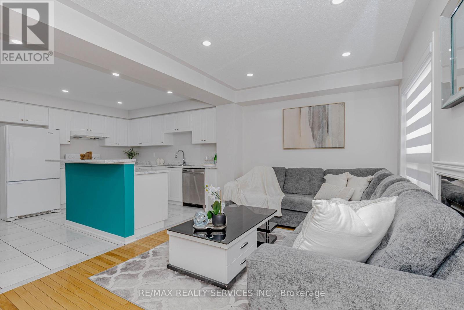 102 Sand Cherry Crescent, Brampton, Ontario  L6R 3B2 - Photo 19 - W12948540