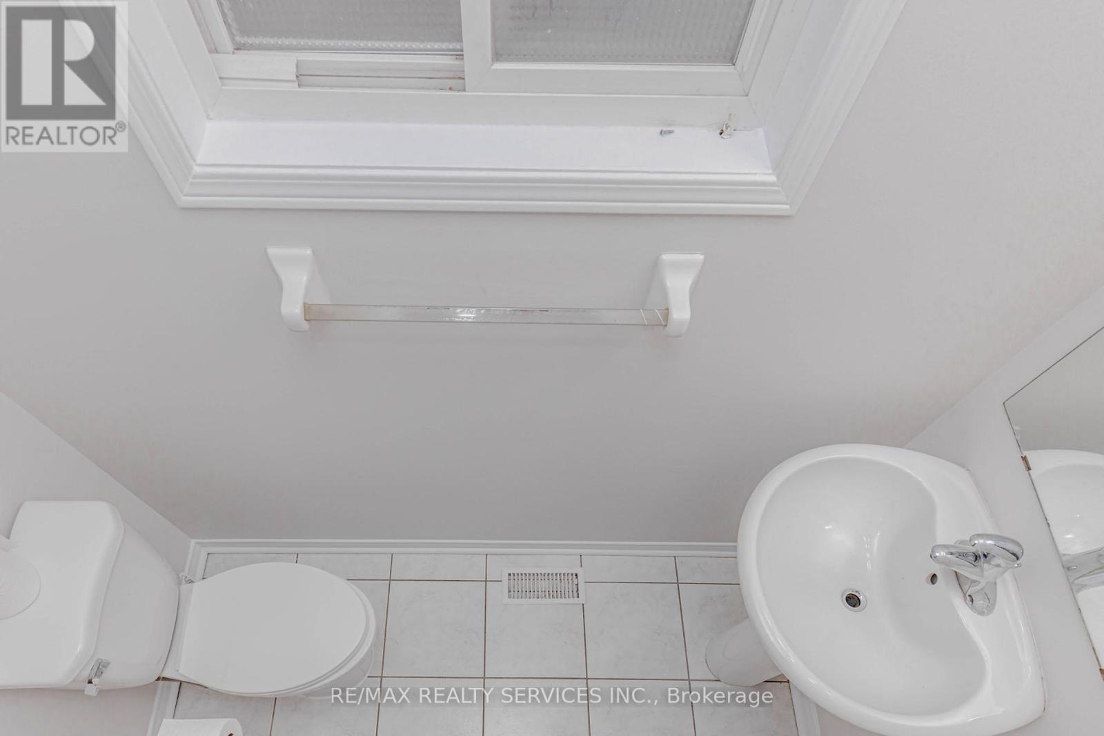 102 Sand Cherry Crescent, Brampton, Ontario  L6R 3B2 - Photo 20 - W12948540