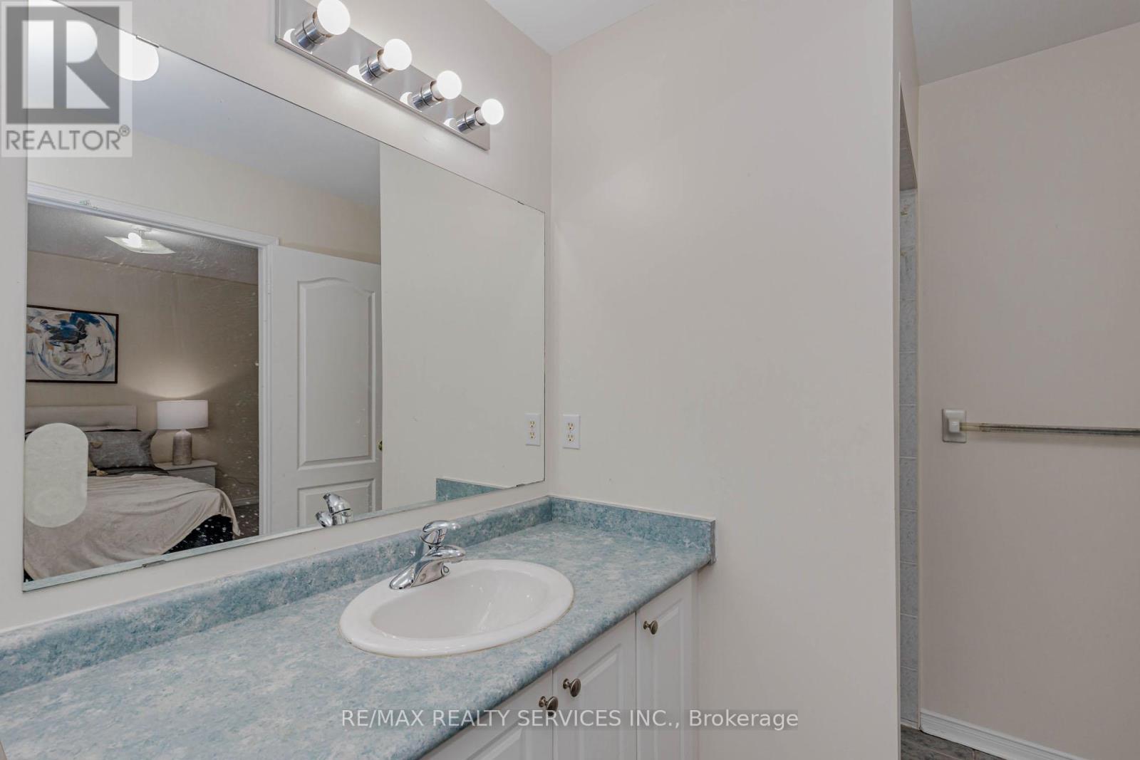 102 Sand Cherry Crescent, Brampton, Ontario  L6R 3B2 - Photo 27 - W12948540