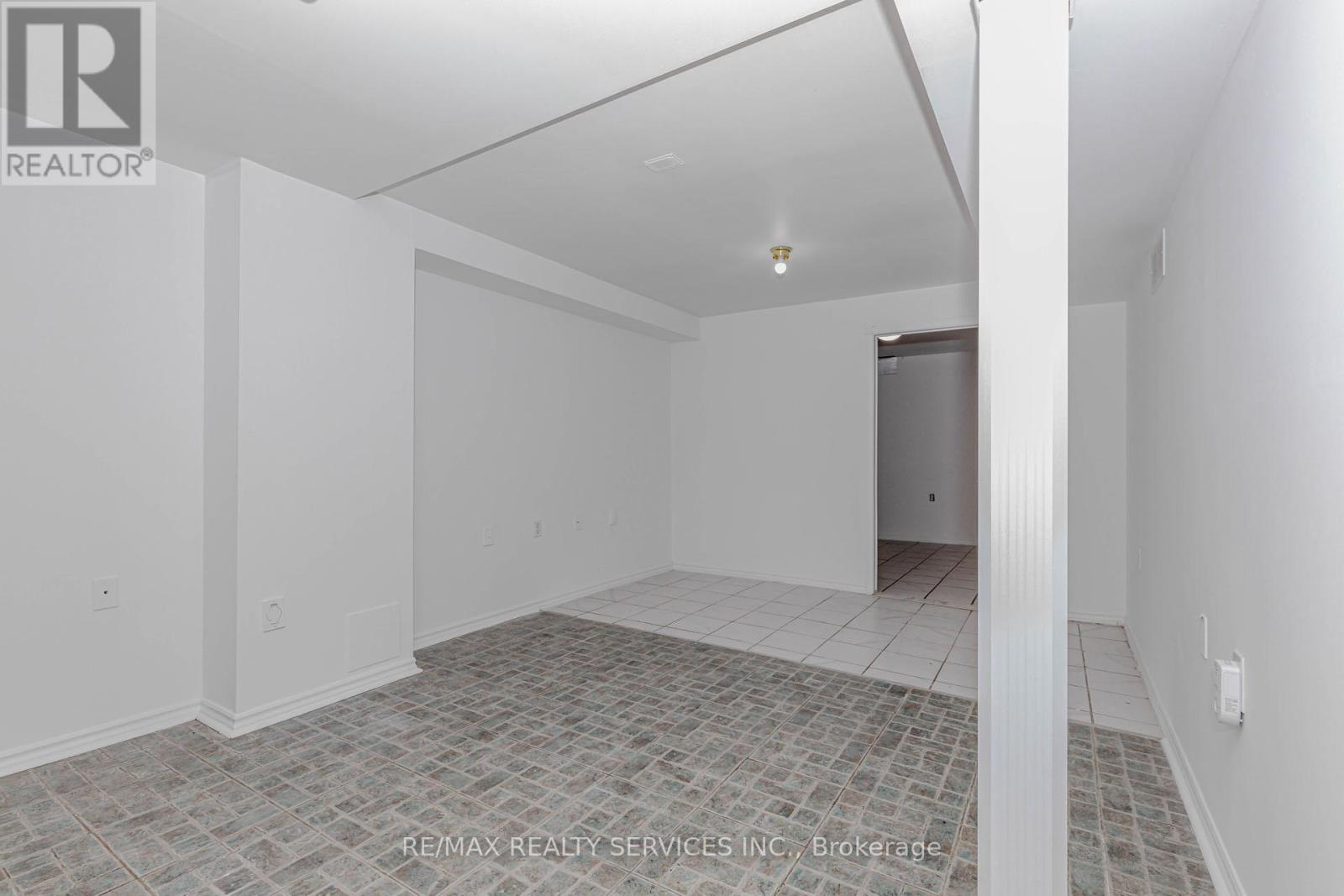 102 Sand Cherry Crescent, Brampton, Ontario  L6R 3B2 - Photo 39 - W12948540