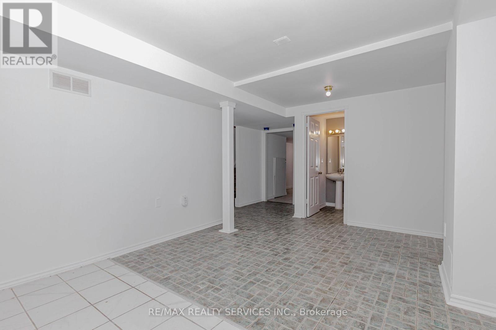 102 Sand Cherry Crescent, Brampton, Ontario  L6R 3B2 - Photo 40 - W12948540