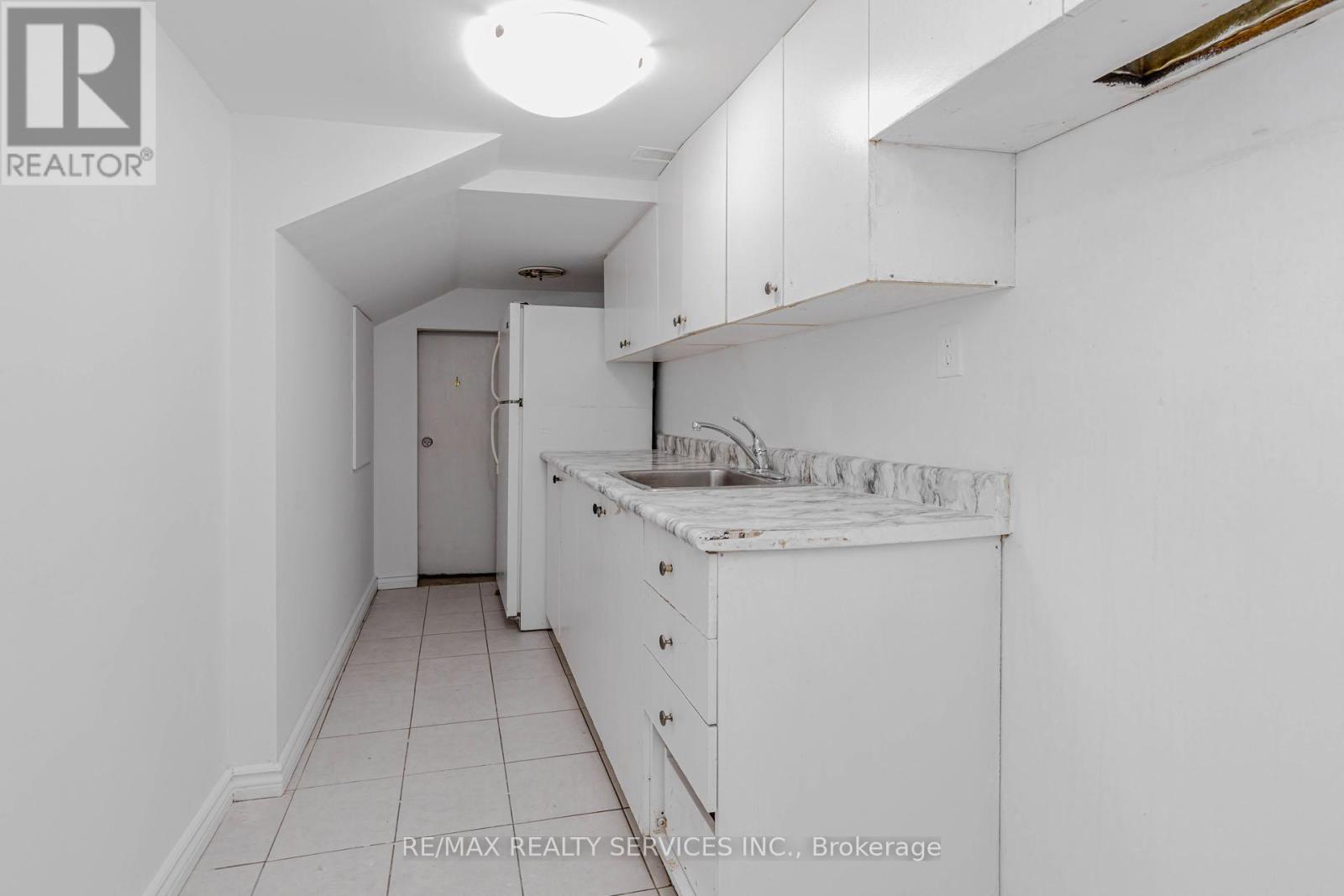 102 Sand Cherry Crescent, Brampton, Ontario  L6R 3B2 - Photo 43 - W12948540