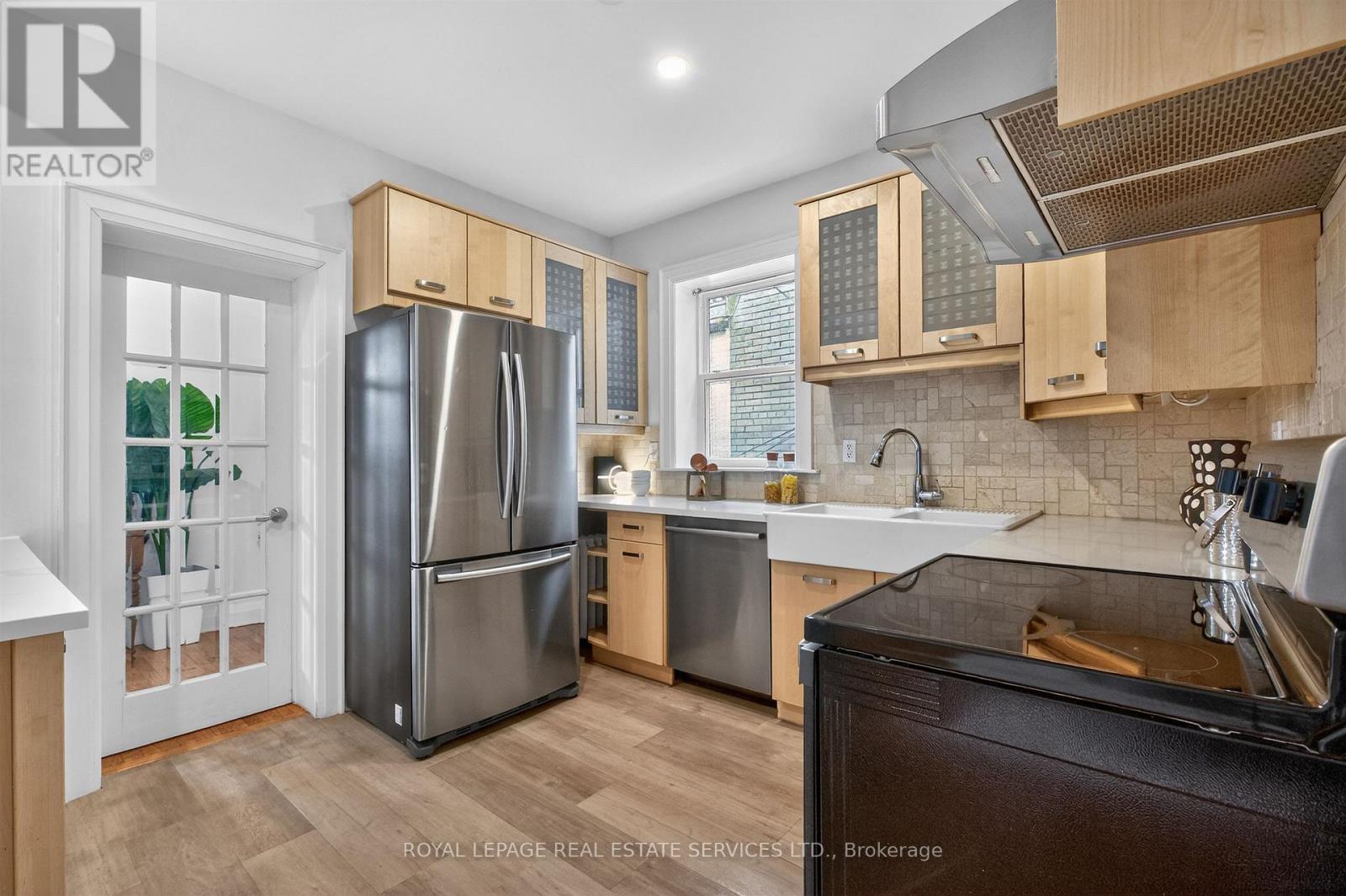 102 Gothic Avenue, Toronto, Ontario  M6P 2V9 - Photo 14 - W12948566