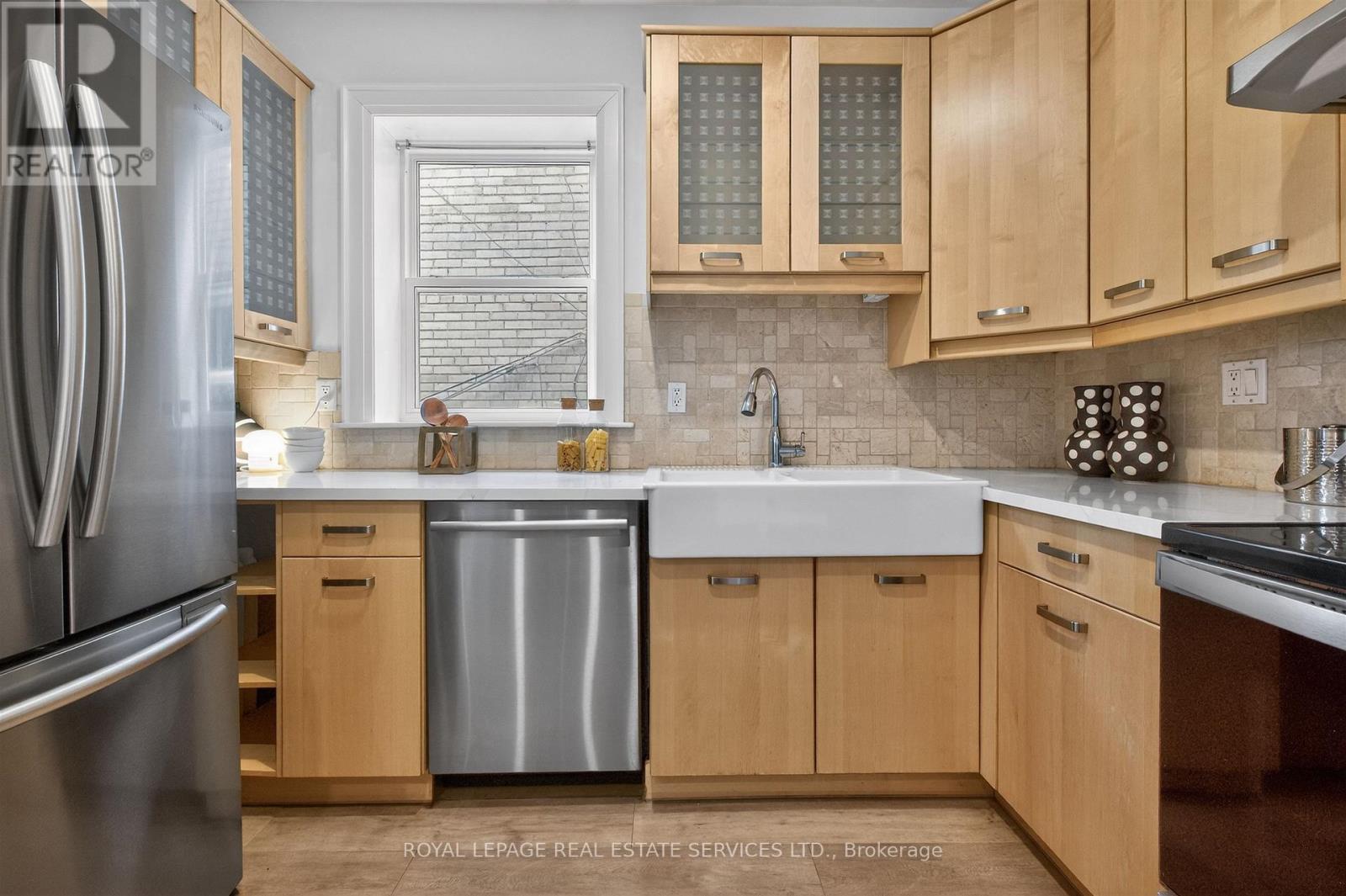 102 Gothic Avenue, Toronto, Ontario  M6P 2V9 - Photo 15 - W12948566