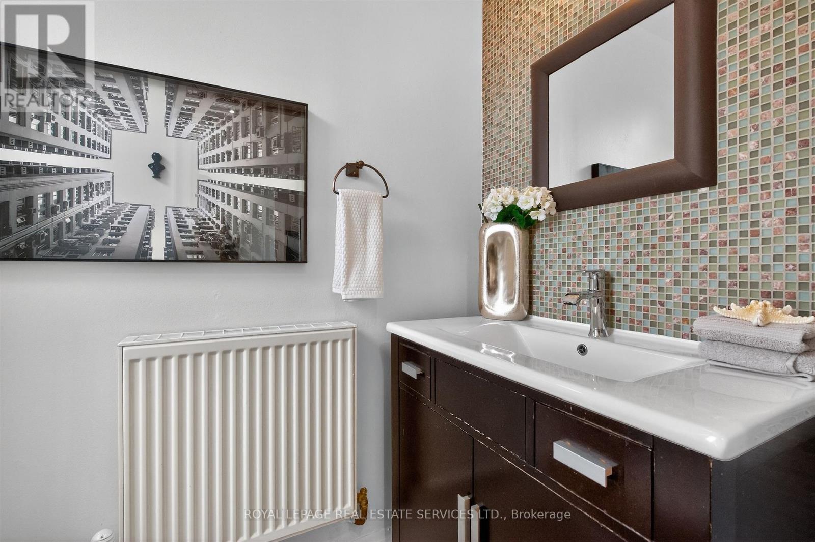 102 Gothic Avenue, Toronto, Ontario  M6P 2V9 - Photo 21 - W12948566