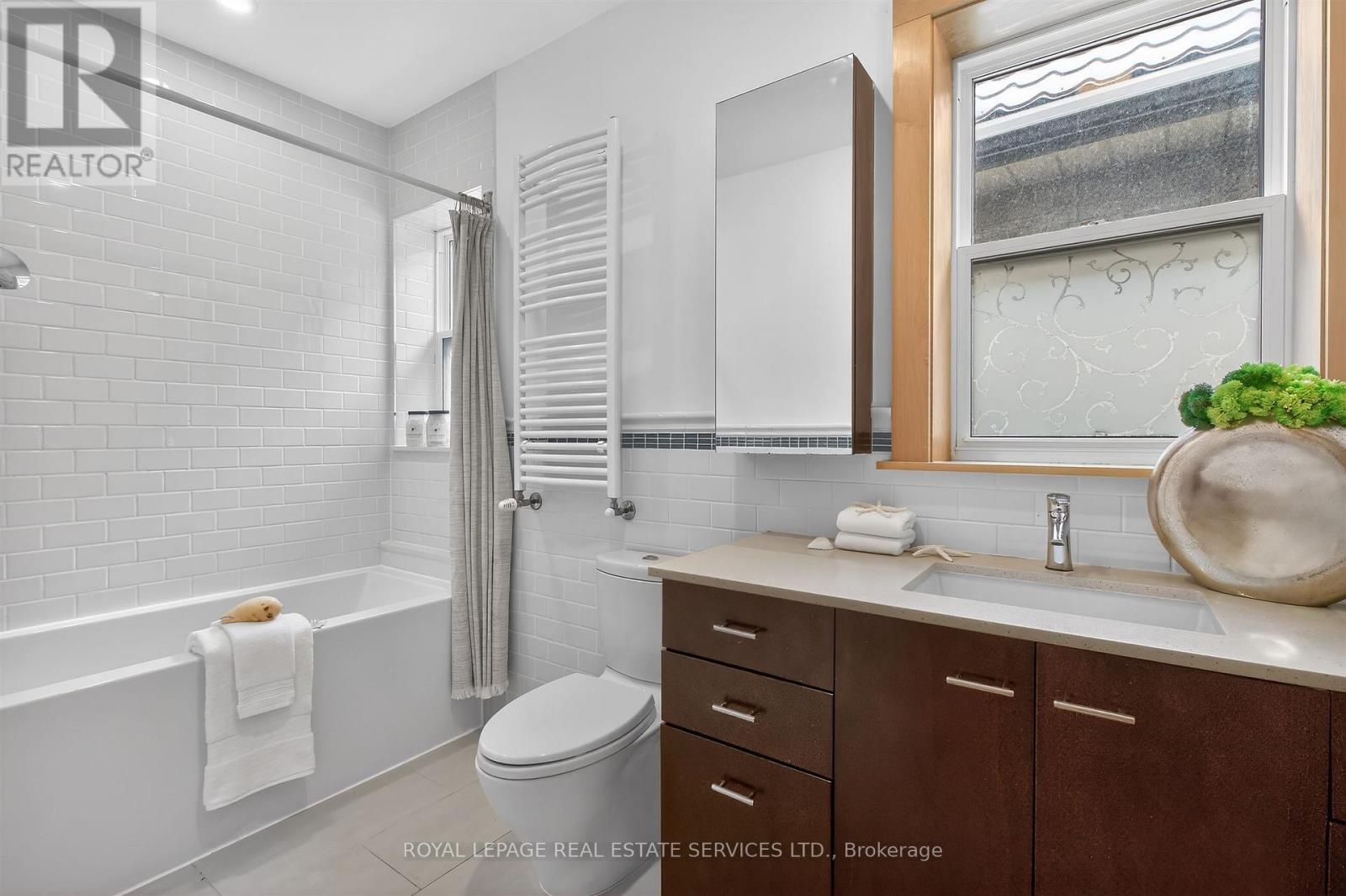 102 Gothic Avenue, Toronto, Ontario  M6P 2V9 - Photo 34 - W12948566