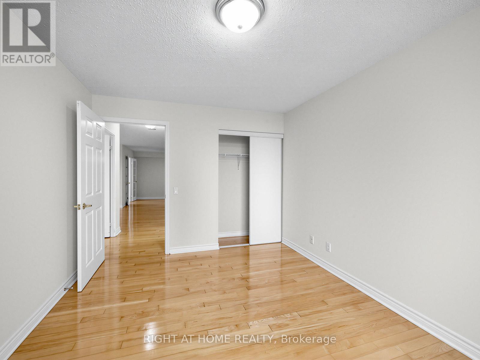 505 - 35 Kingsbridge Garden Circle, Mississauga, Ontario  L5R 3Z5 - Photo 18 - W12948578