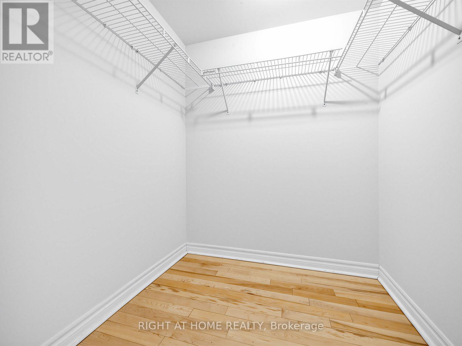 505 - 35 Kingsbridge Garden Circle, Mississauga, Ontario  L5R 3Z5 - Photo 19 - W12948578