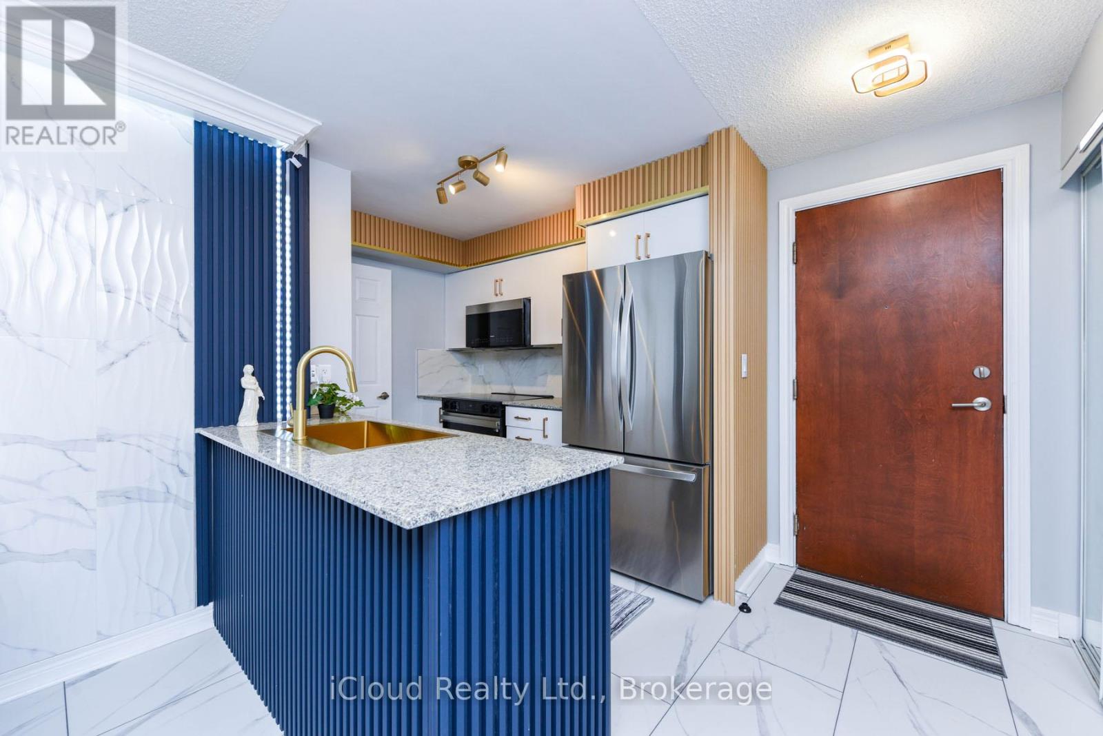 3114 - 310 Burnhamthorpe Road W, Mississauga, Ontario  L5B 4P9 - Photo 4 - W12948492