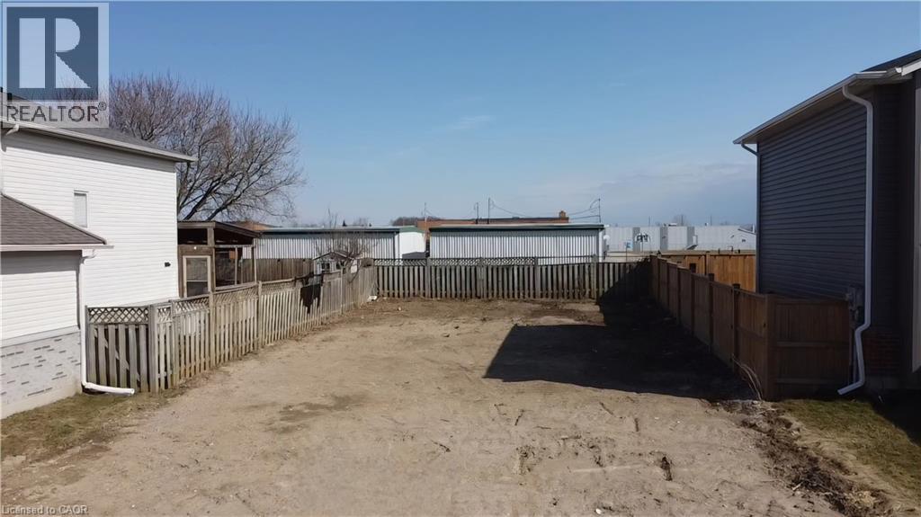 233 Kinross Street, Caledonia, Ontario  N3W 2K5 - Photo 3 - 40816359