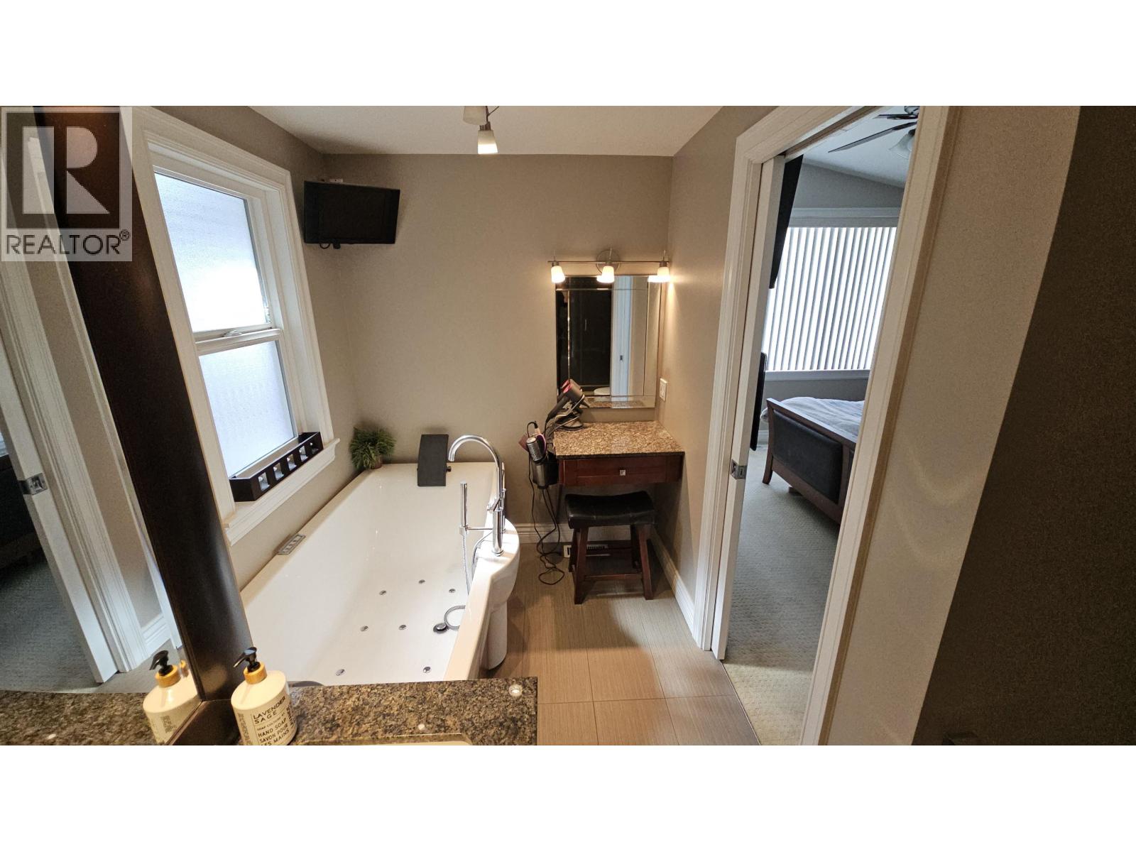 376 Richard Street, Coquitlam, British Columbia  V3K 3Z7 - Photo 15 - R3106311