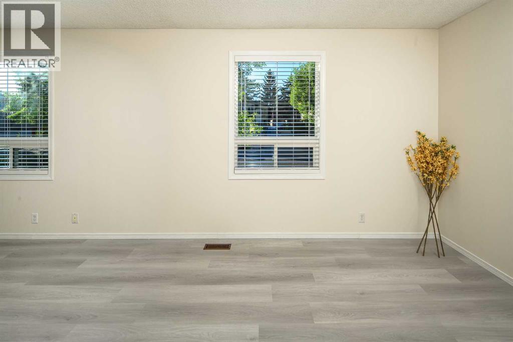 20 Bernard Way NW, Calgary, Alberta  T3K 2B9 - Photo 4 - A2293046