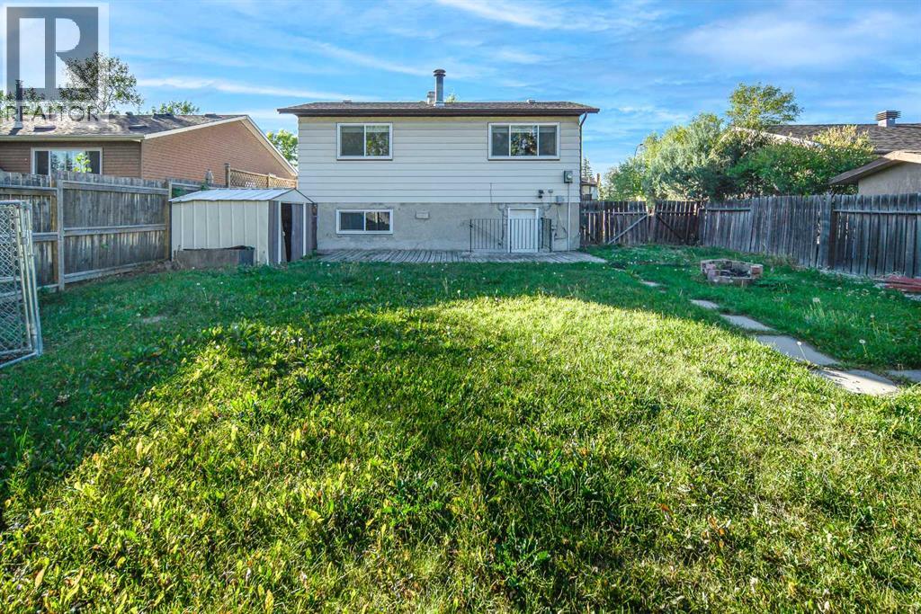 20 Bernard Way NW, Calgary, Alberta  T3K 2B9 - Photo 27 - A2293046