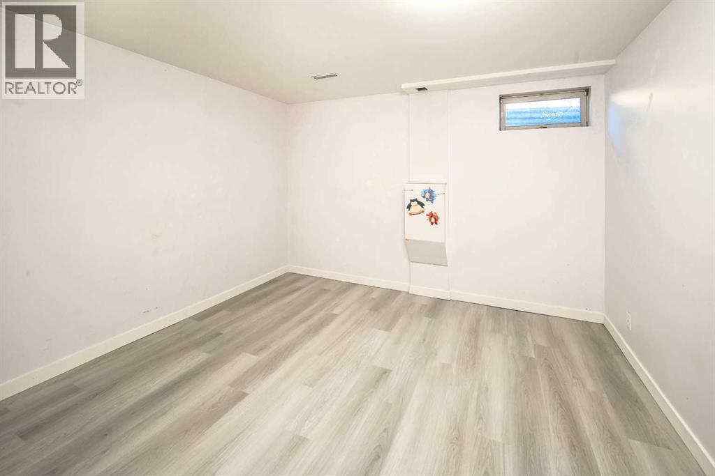 20 Bernard Way NW, Calgary, Alberta  T3K 2B9 - Photo 19 - A2293046