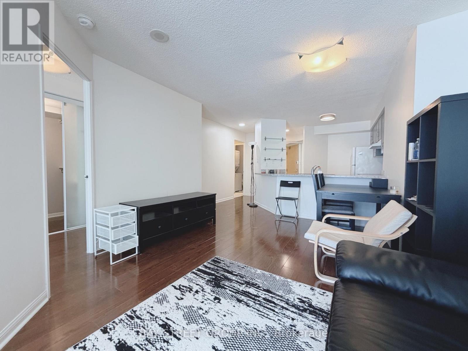 216 - 24 WELLESLEY STREET W, Toronto, Ontario