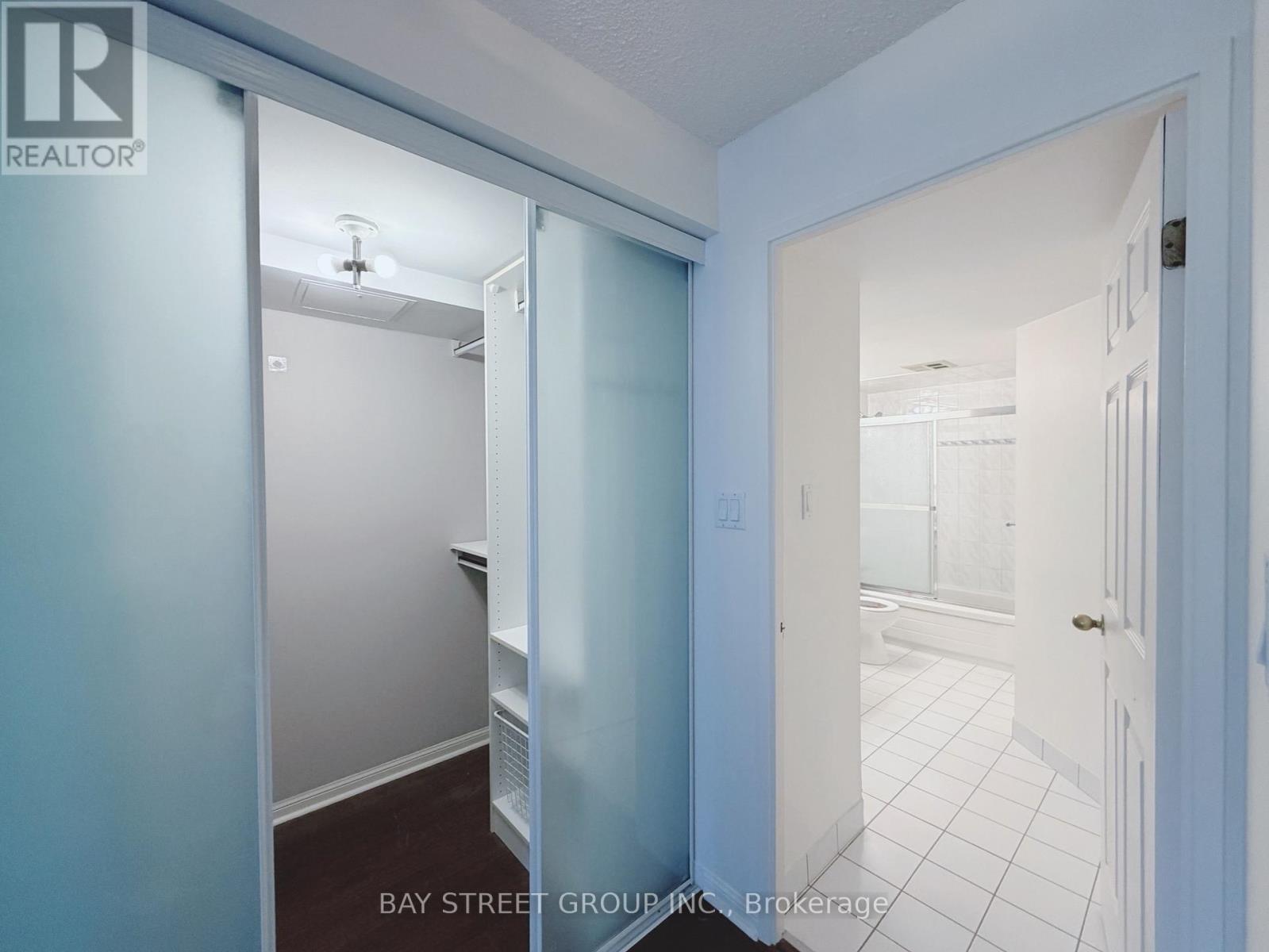 216 - 24 Wellesley Street W, Toronto, Ontario  M4Y 2X6 - Photo 18 - C12948580