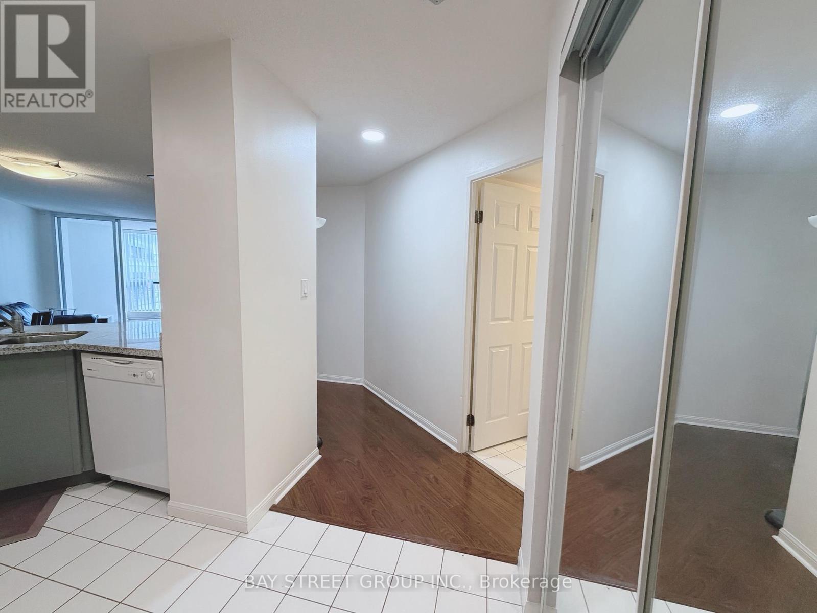 216 - 24 Wellesley Street W, Toronto, Ontario  M4Y 2X6 - Photo 30 - C12948580