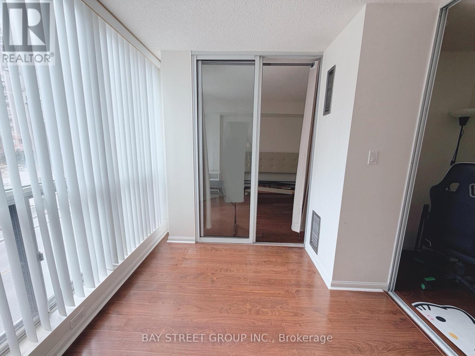 216 - 24 Wellesley Street W, Toronto, Ontario  M4Y 2X6 - Photo 9 - C12948580