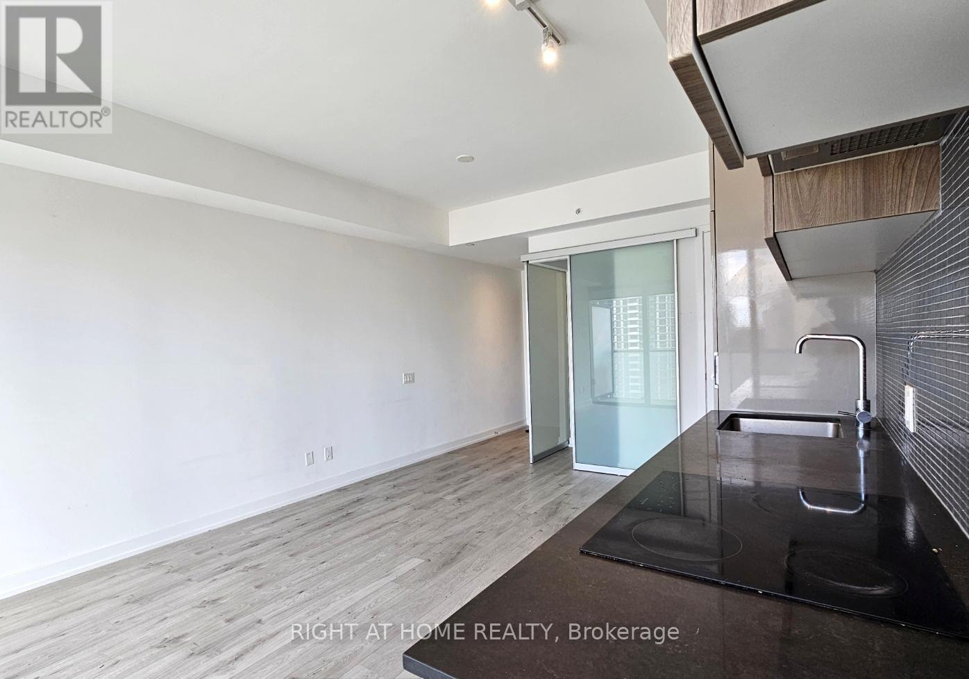 1502 - 161 Roehampton Avenue, Toronto, Ontario  M4P 1P9 - Photo 11 - C12948582