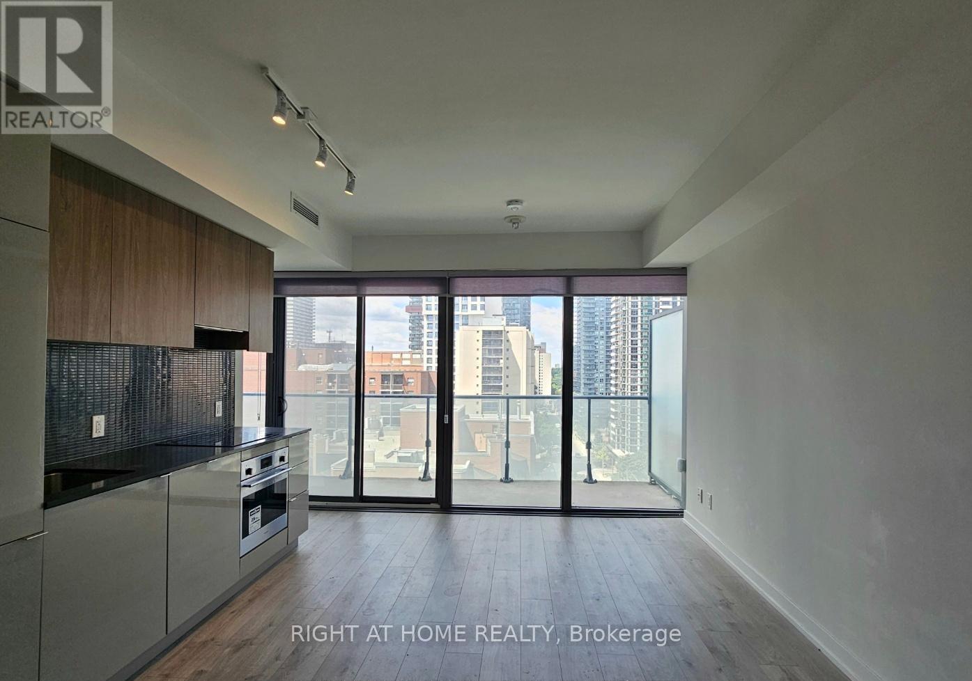 1502 - 161 Roehampton Avenue, Toronto, Ontario  M4P 1P9 - Photo 18 - C12948582