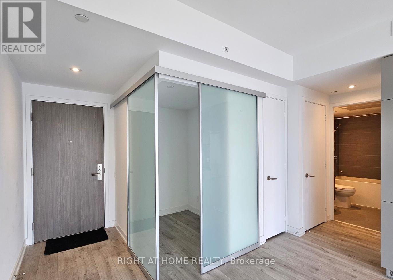 1502 - 161 Roehampton Avenue, Toronto, Ontario  M4P 1P9 - Photo 3 - C12948582