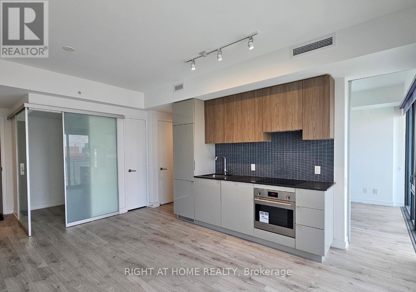 1502 - 161 Roehampton Avenue, Toronto, Ontario  M4P 1P9 - Photo 4 - C12948582