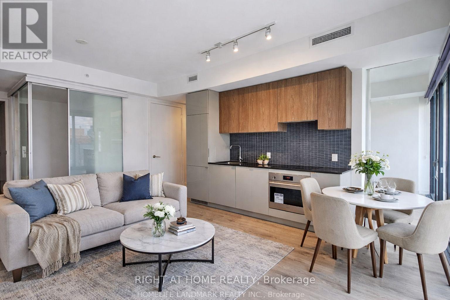 1502 - 161 Roehampton Avenue, Toronto, Ontario  M4P 1P9 - Photo 6 - C12948582