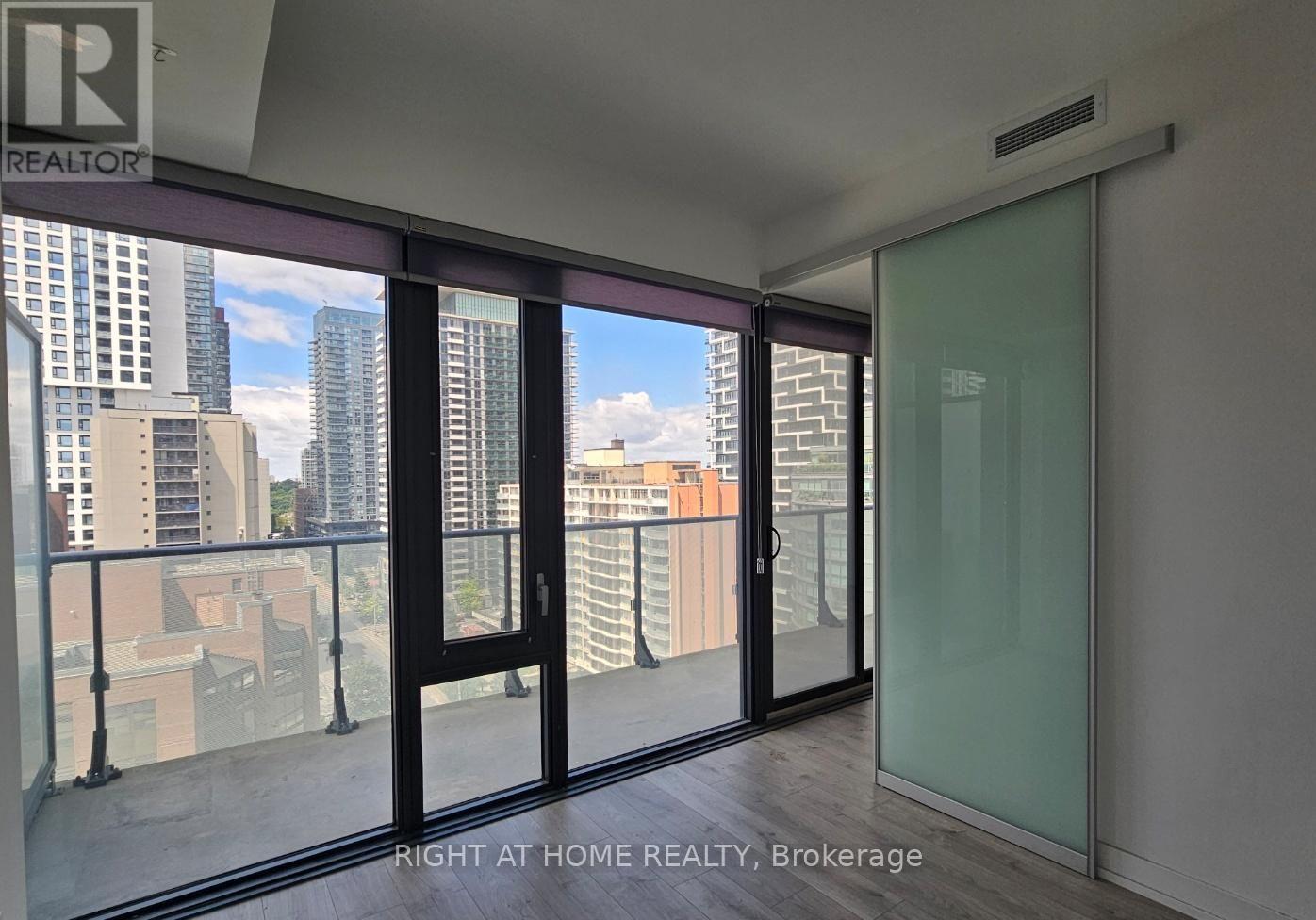 1502 - 161 Roehampton Avenue, Toronto, Ontario  M4P 1P9 - Photo 9 - C12948582