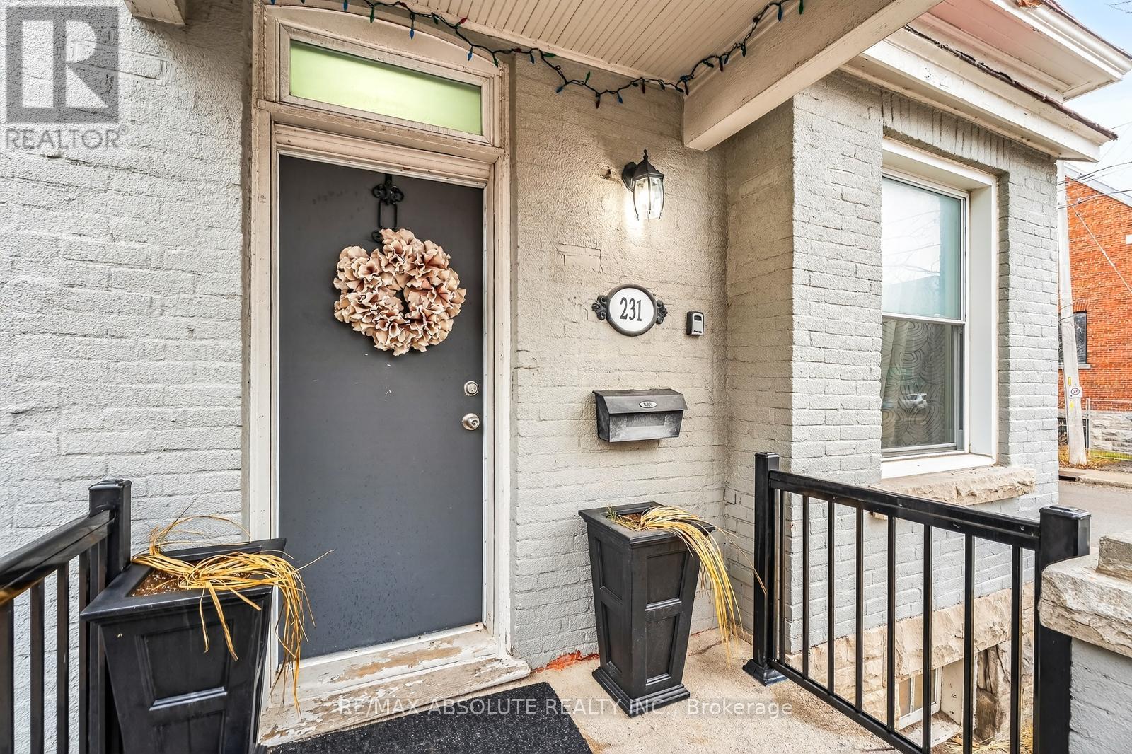 231 Bell Street N, Ottawa, Ontario  K1R 7E1 - Photo 2 - X12948598