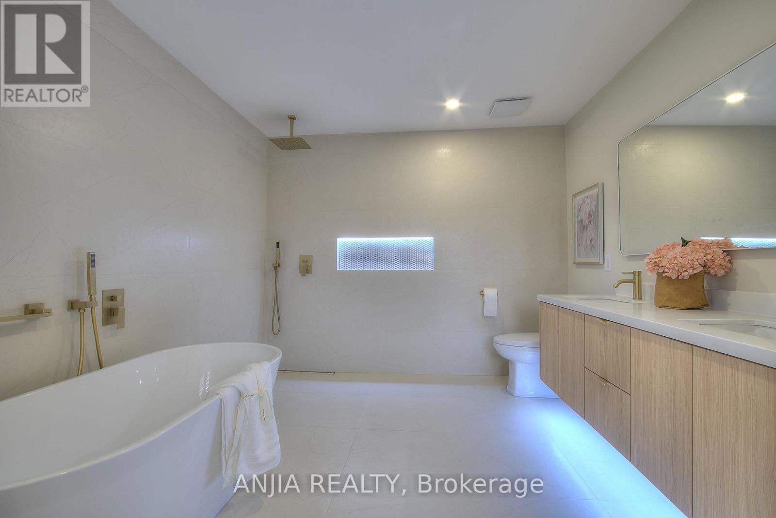 8 Twin Streams Drive, Whitby, Ontario  L1P 1P1 - Photo 10 - E12948594