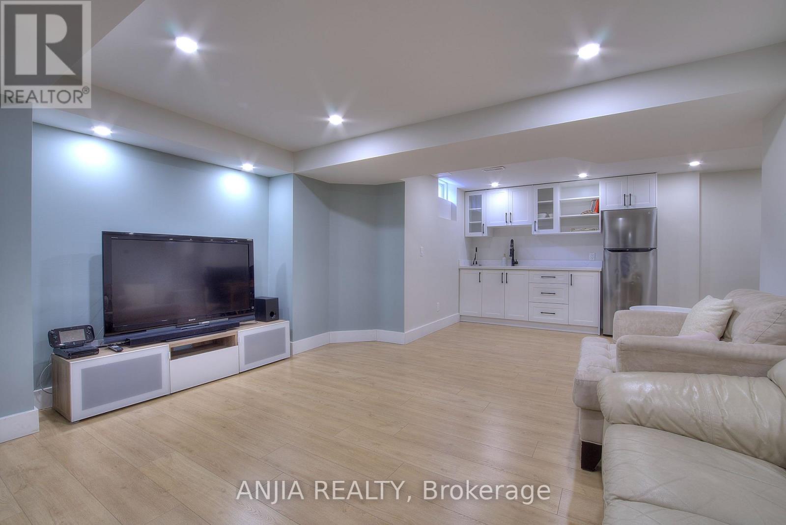 8 Twin Streams Drive, Whitby, Ontario  L1P 1P1 - Photo 18 - E12948594