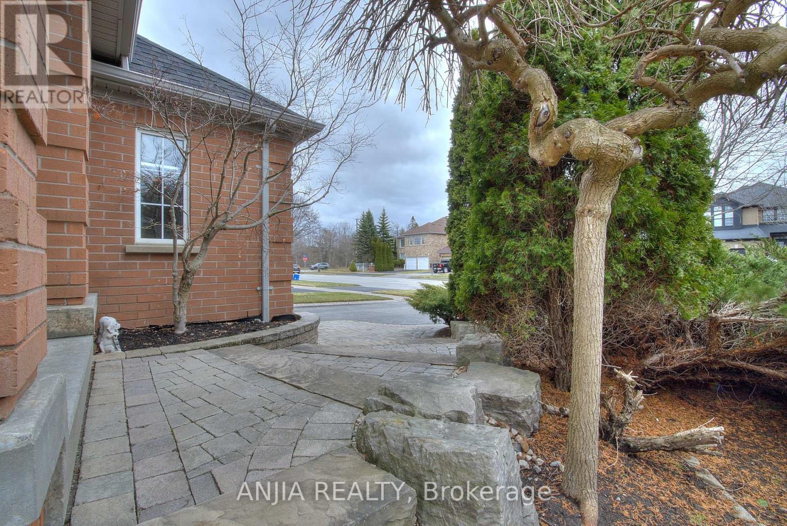8 Twin Streams Drive, Whitby, Ontario  L1P 1P1 - Photo 27 - E12948594