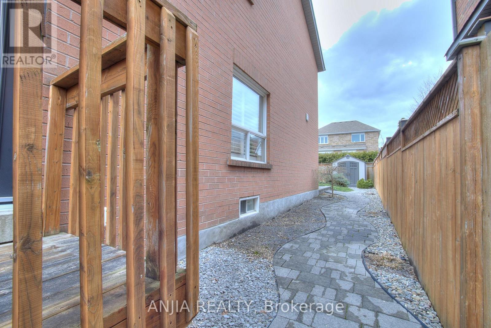 8 Twin Streams Drive, Whitby, Ontario  L1P 1P1 - Photo 28 - E12948594