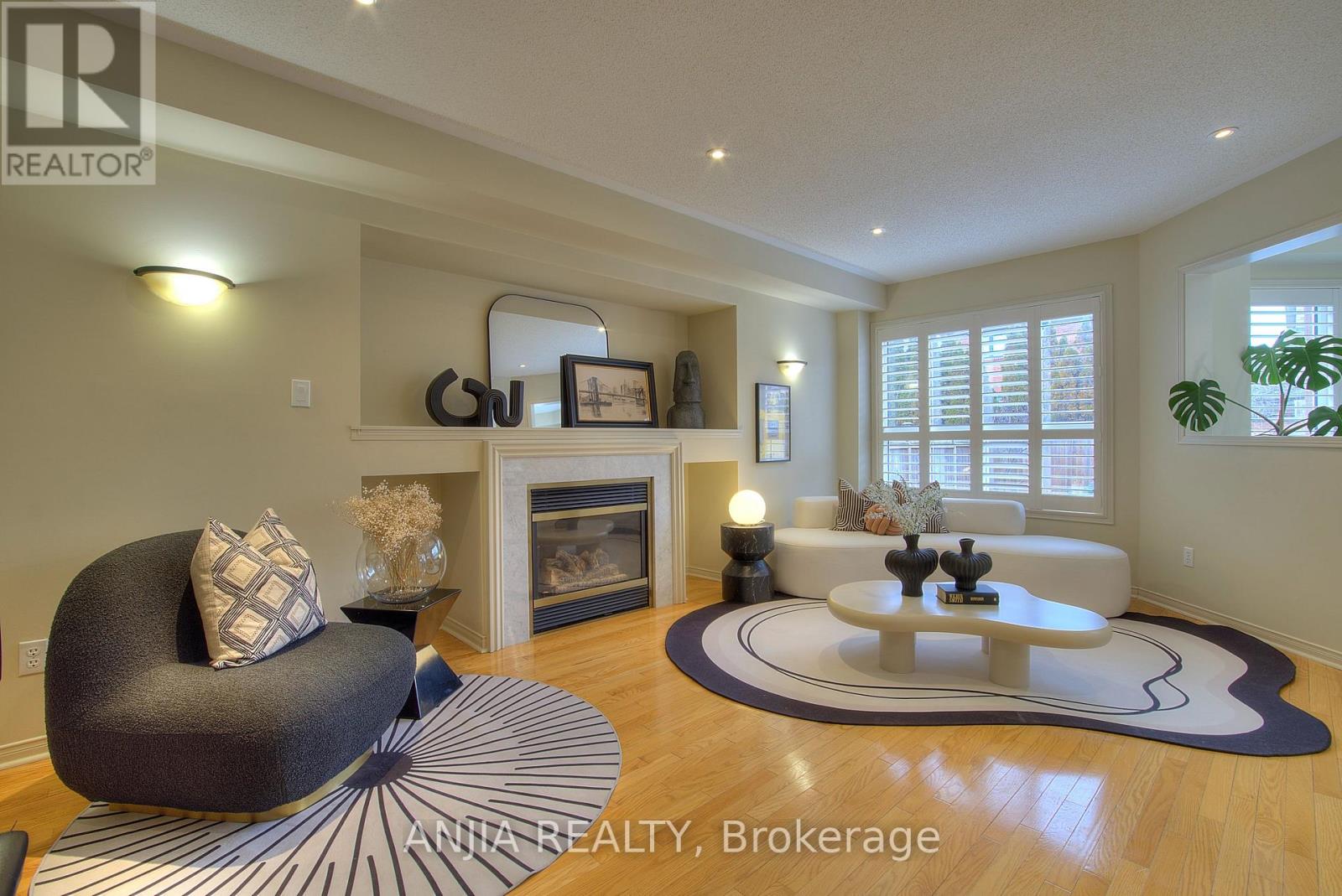 8 Twin Streams Drive, Whitby, Ontario  L1P 1P1 - Photo 5 - E12948594