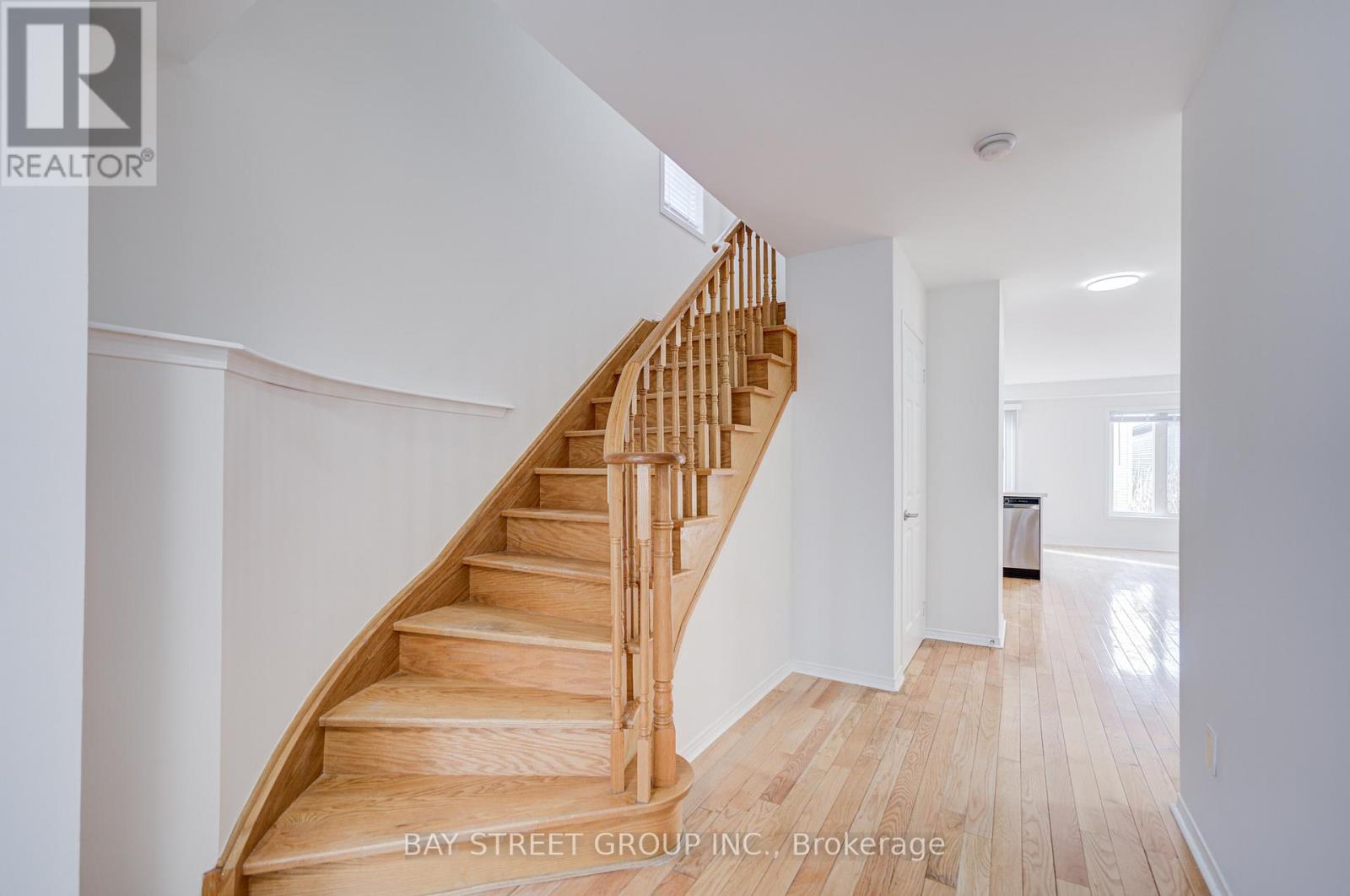 61 Bettina Place, Whitby, Ontario  L1R 0E9 - Photo 7 - E12937654