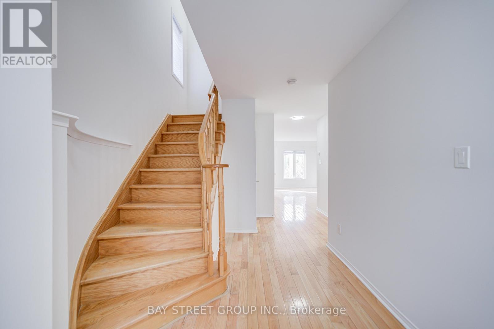 61 Bettina Place, Whitby, Ontario  L1R 0E9 - Photo 8 - E12937654